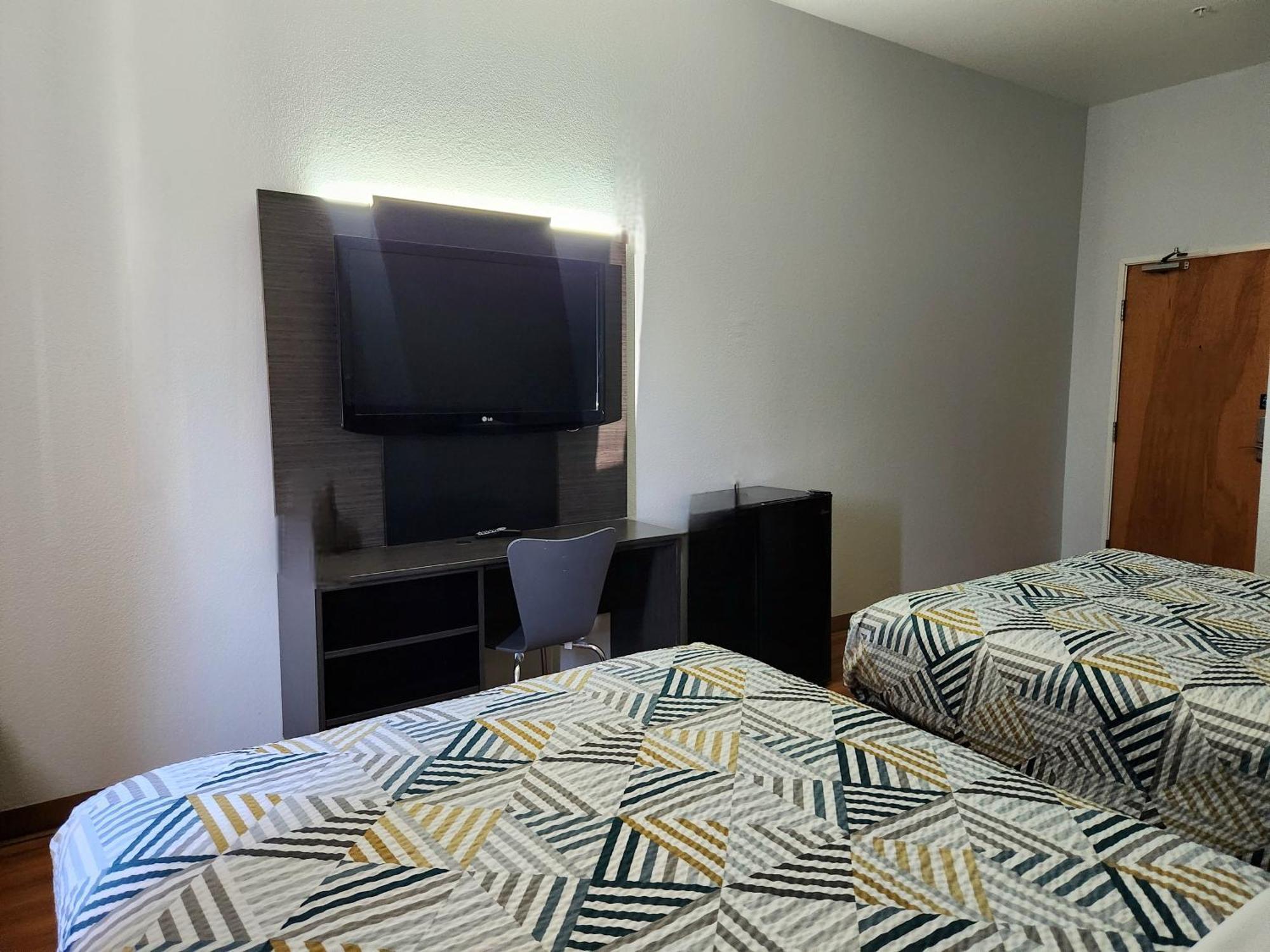 Baymont By Wyndham San Antonio Airport Hotel Exterior photo